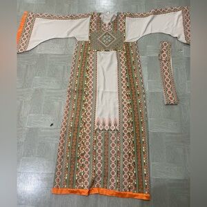 Palestinian Thoub new ￼sz 2